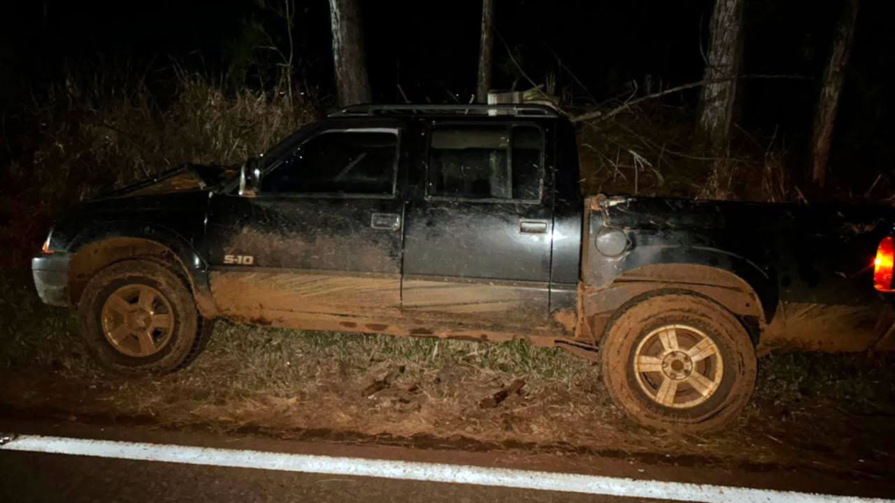 Caminhonete bate em vaca na PR-180 entre Boa Vista da Aparecida e Juvinópolis; cinco pessoas escapam sem ferimentos