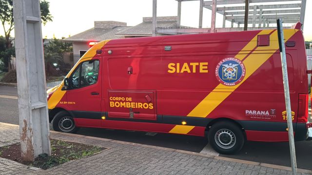 Motociclista fica ferida em colisão com carro no Jardim Clarito, em Cascavel