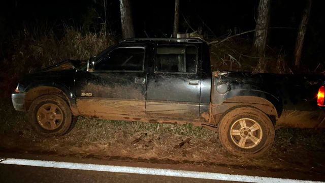 Caminhonete bate em vaca na PR-180 entre Boa Vista da Aparecida e Juvinópolis; cinco pessoas escapam sem ferimentos