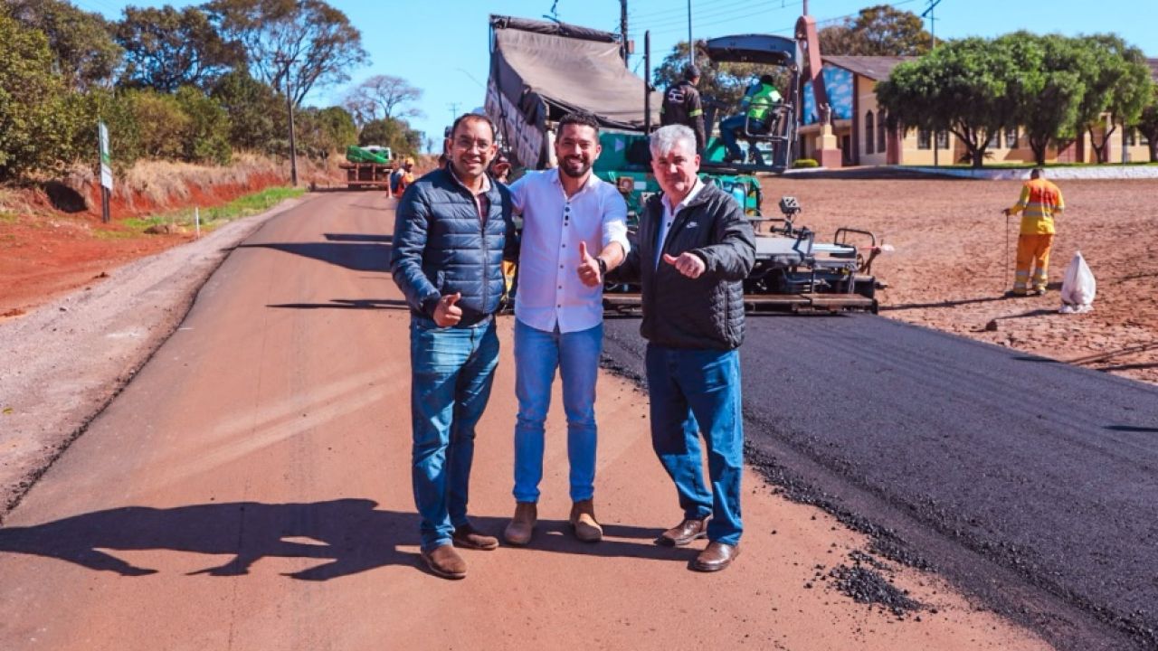 Prefeitura avança com obras em São João do Oeste e na ligação com Corbélia