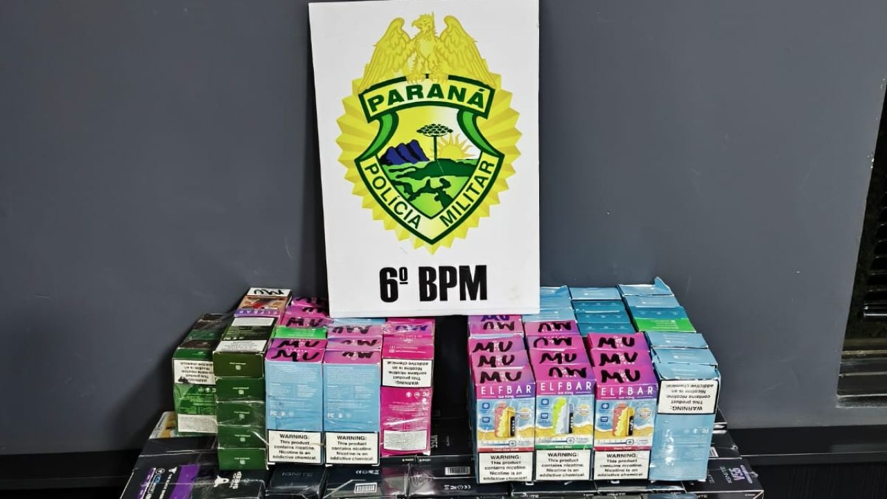 Contrabando em ônibus leva à apreensão de 95 caixas de cigarros eletrônicos e mais de 230 medicamentos em Cascavel