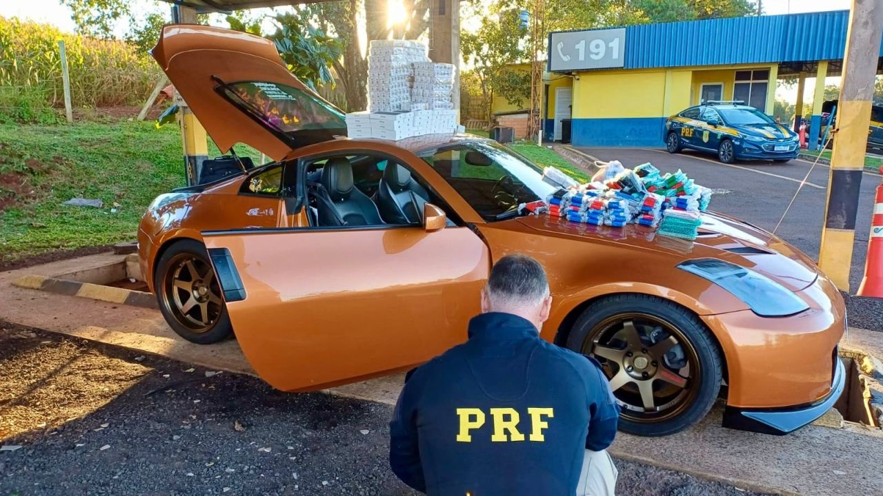 Paraguaio foge após abandonar Nissan 350Z com 416 iPhones e 2,8 mil ampolas de emagrecedores na BR-277