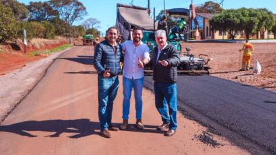 Imagem referente à notícia: Prefeitura avança com obras em São João do Oeste e na ligação com Corbélia