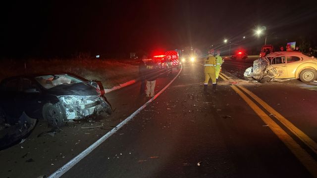 Jovem de 26 anos morre em colisão frontal entre Fusca e Onix na BR-369, em Cornélio Procópio