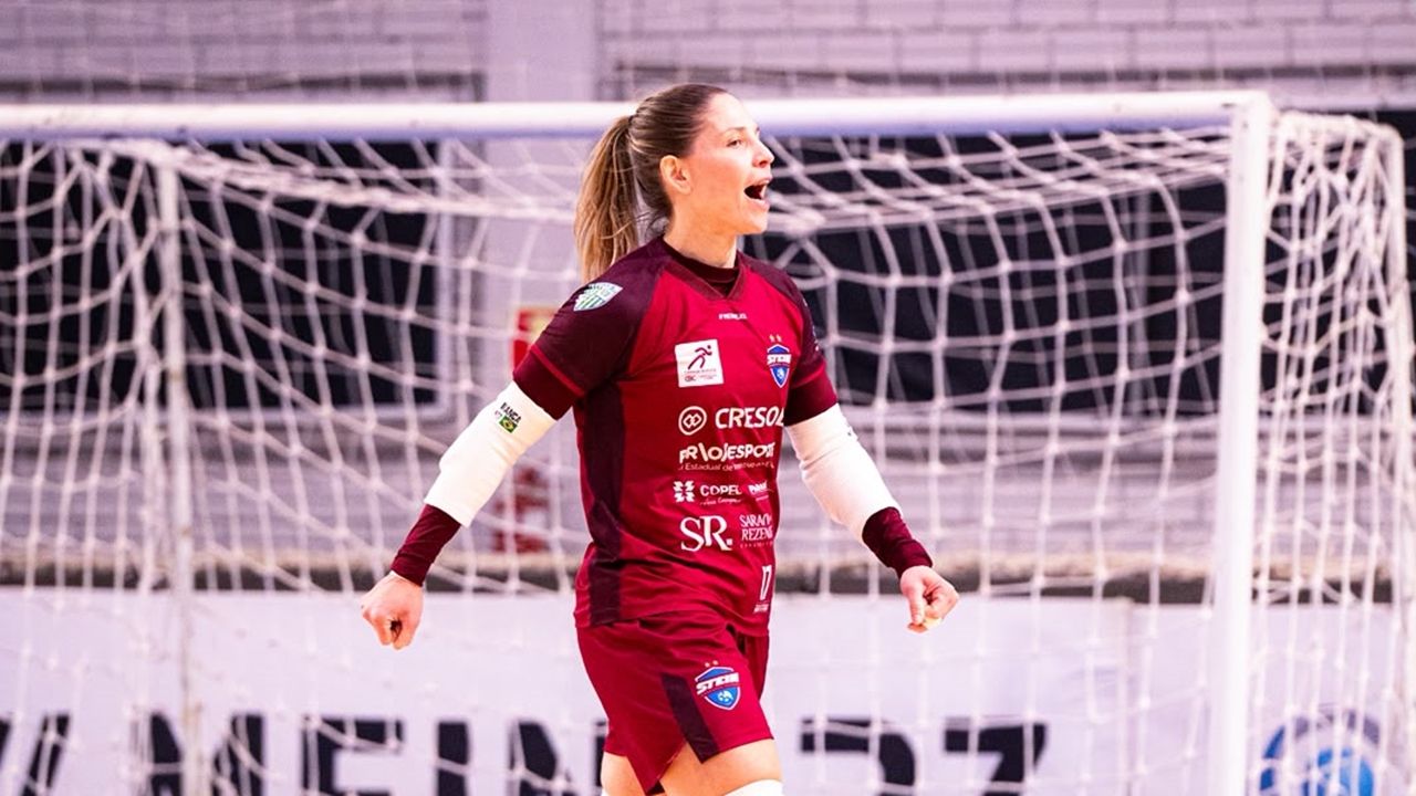 Imagem referente a notícia: Stein Cascavel vence o Londrina por 3 a 0 e mantém liderança invicta no Paranaense de Futsal