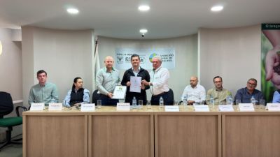 Imagem referente a notícia: "Queremos ser ouvidos": produtores rurais do Oeste entregam demandas do agro a Sergio Moro e cobram compromisso com o setor