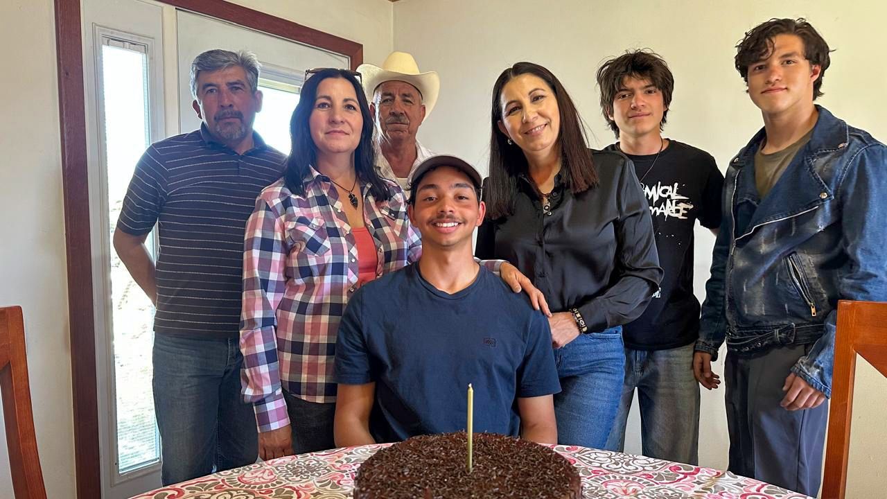 Aluno de projeto social de Cascavel faz intercâmbio de 10 meses no México