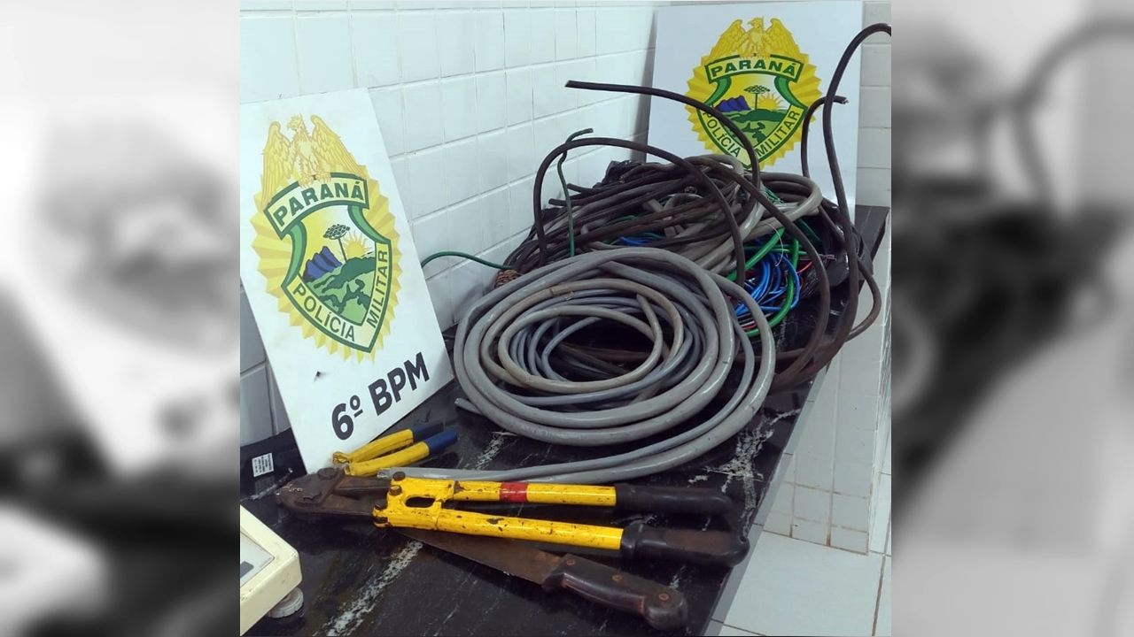 Dupla é presa em flagrante após furtar cerca de 40 kg de cabos de telefonia no Centro de Cascavel