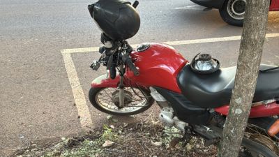 Imagem referente à notícia: Motociclista fica ferido em colisão com Corsa no Bairro Cascavel Velho