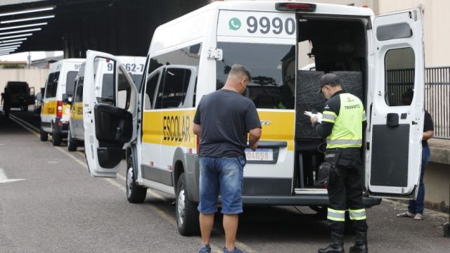 Transitar realiza 2ª vistoria obrigatória das vans do transporte escolar urbano