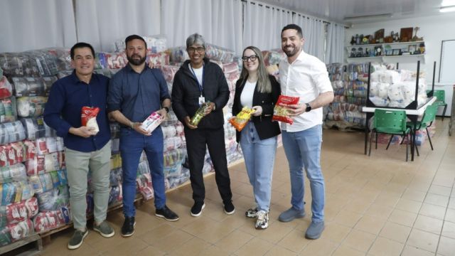 Jogo entre FC Cascavel X Corinthians arrecada 15 toneladas de alimentos para Apae
