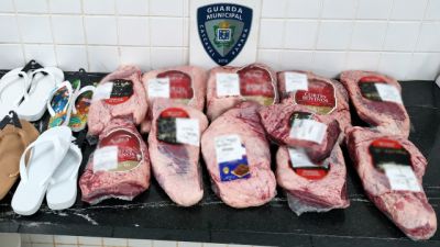 Imagem referente à notícia: Adolescentes de 12 e 14 anos são apreendidos após tentativa de furto de R$ 1,3 mil em picanha em mercado de Cascavel
