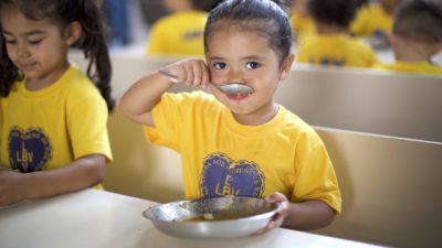 Imagem referente à notícia: LBV promove campanha de arrecadação de alimentos no Dia do Amigo para reforçar atendimento a crianças em Cascavel