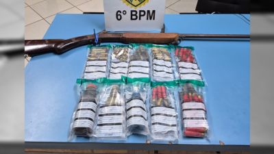 Imagem referente à notícia: Homem de 60 anos é preso com espingarda, 180 munições e material para recarga em Três Barras do Paraná