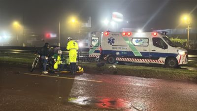 Imagem referente à notícia: Motociclista fica ferido após colisão com carro na marginal da BR-277, em Cascavel