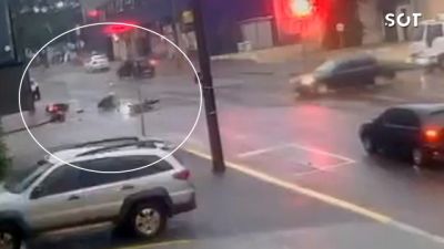 Imagem referente à notícia: Colisão entre duas motocicletas deixa dois feridos em cruzamento semaforizado de Cascavel