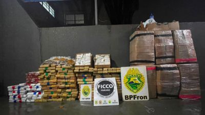 Imagem referente à notícia: Ação conjunta apreende quase 500 quilos de drogas e causa prejuízo de R$ 2,3 milhões ao crime em Foz do Iguaçu