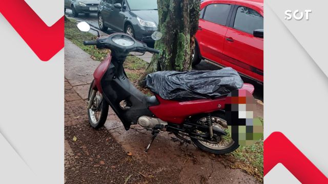 Homem furta motoneta, se envolve em acidente e acaba preso após tentar fugir de ônibus em Cascavel