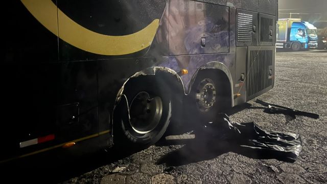 Imagem referente a notícia: Trabalhador de 34 anos morre esmagado durante manutenção de ônibus às margens da BR-277 em Laranjeiras do Sul