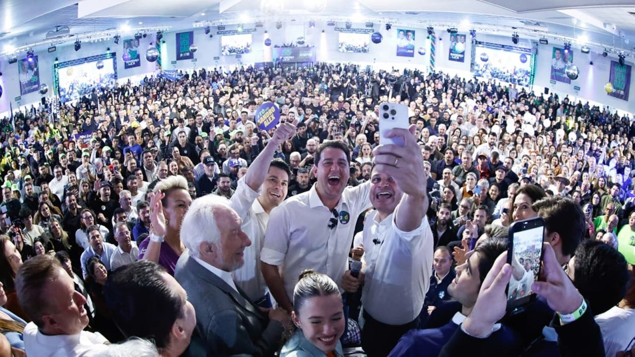 Ratinho Junior defende continuidade na convenção que confirmou Sandro Alex como indicado do PSD