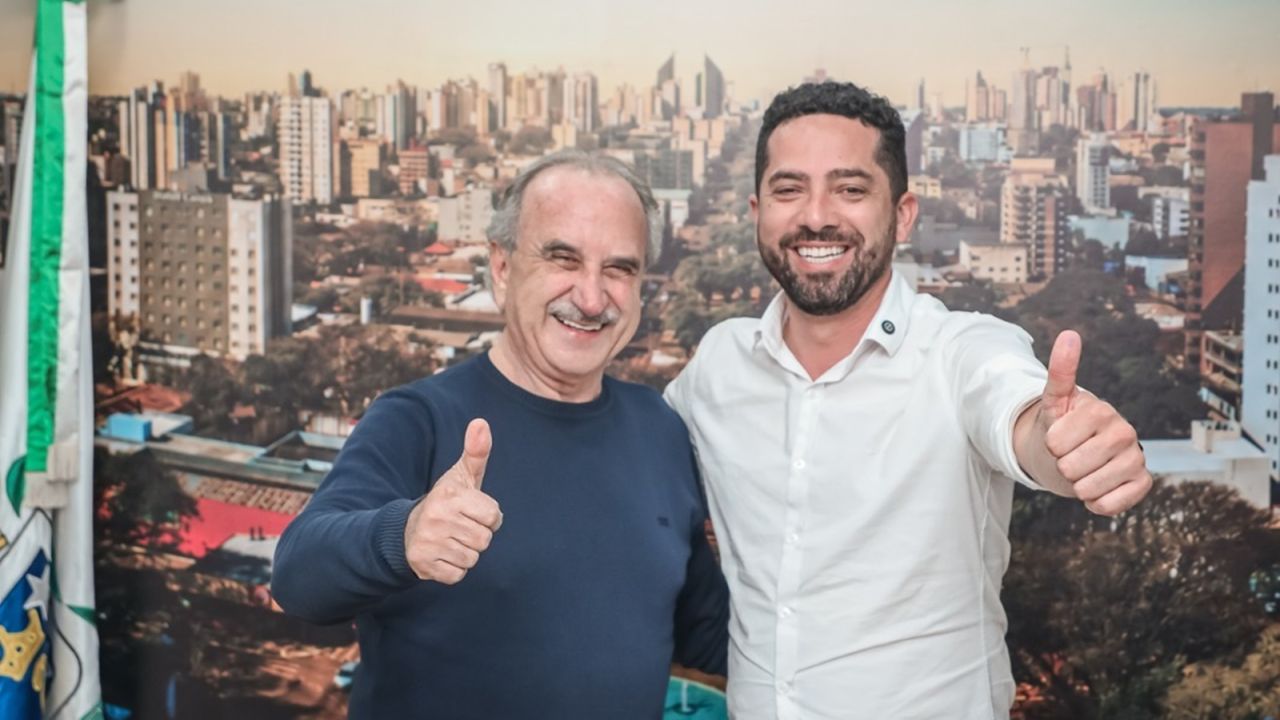 Prefeito Renato Silva volta a comandar a Prefeitura de Cascavel