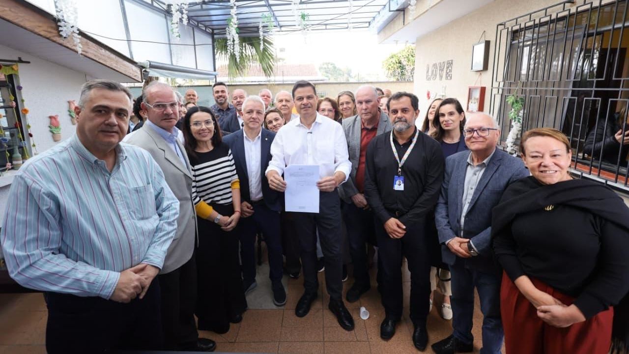 Sandro Alex firma compromisso de fortalecer e ampliar investimentos no terceiro setor
