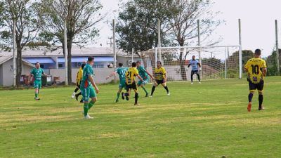 Imagem referente à notícia: Caramuru vence nos pênaltis D’Napoli e garante vaga nas quartas de final da Copa Oeste Cup 40+