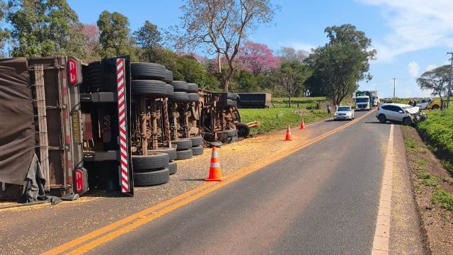 Colisão frontal entre carreta e SUV é registrada na PRC-467 em Marechal Cândido Rondon