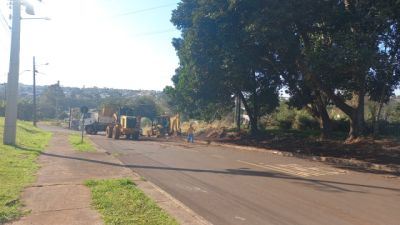 Imagem referente à notícia: Prefeitura de Cascavel leva conscientização ambiental e prestação de serviços em ação no Brasmadeira