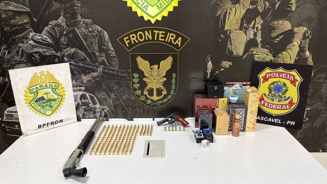 BPFRON e Polícia Federal apreendem armas, munições e mercadorias de descaminho na BR-277 em Cascavel