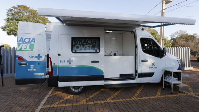 Farmácia Móvel começa a atender distritos de Cascavel e leva medicamentos controlados para mais perto da população rural