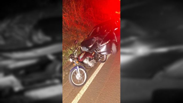 Motorista embriagado é preso após bater na traseira de motocicleta e deixar dois feridos na PR-490