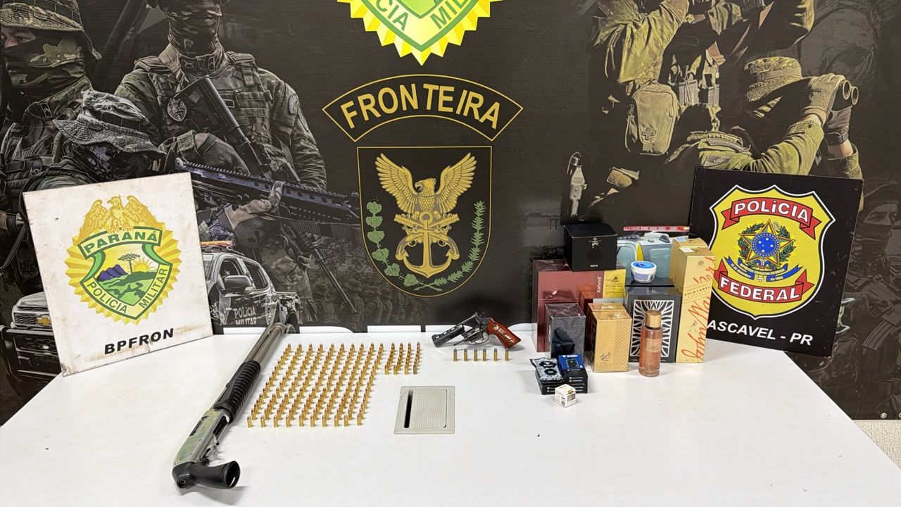 Imagem referente a notícia: BPFRON e Polícia Federal apreendem armas, munições e mercadorias de descaminho na BR-277 em Cascavel