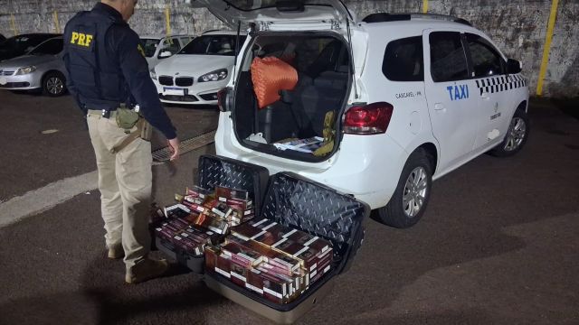 PRF e Receita Federal apreendem carga de cigarros contrabandeados durante fiscalização na BR-277, em Santa Tereza do Oeste