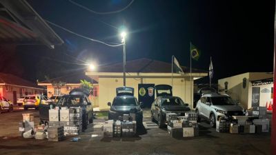 Imagem referente à notícia: PM prende quatro suspeitos e apreende carga milionária de eletrônicos, vinhos e medicamentos em Assis Chateaubriand