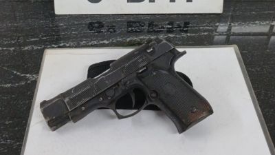 Homem é preso após invadir residência, ameaçar ex-namorada e familiares com simulacro de arma no Bairro Neva