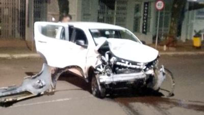 Colisão entre Fiat Mobi e Ford Focus mobiliza Siate no Centro de Cascavel; motorista recusa bafômetro