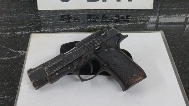Homem é preso após invadir residência, ameaçar ex-namorada e familiares com simulacro de arma no Bairro Neva