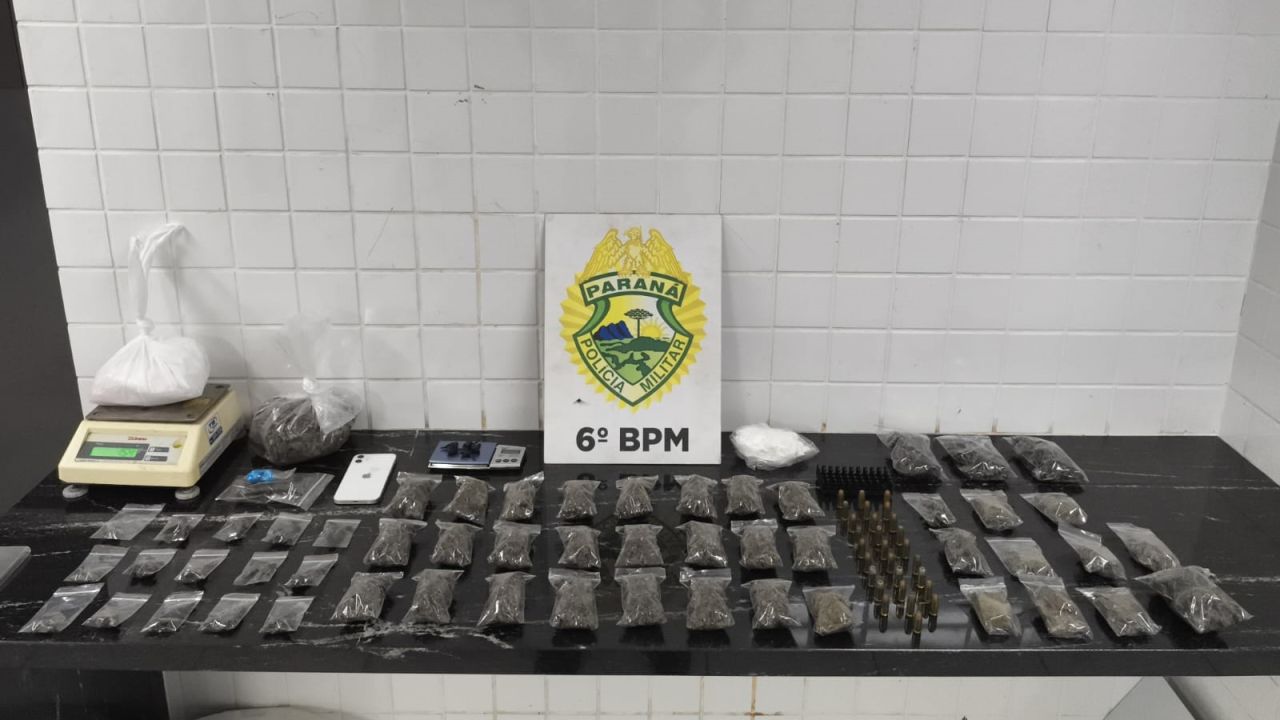 Mulher é presa após PM apreender mais de 1 kg de drogas, cocaína e munições no Bairro Universitário