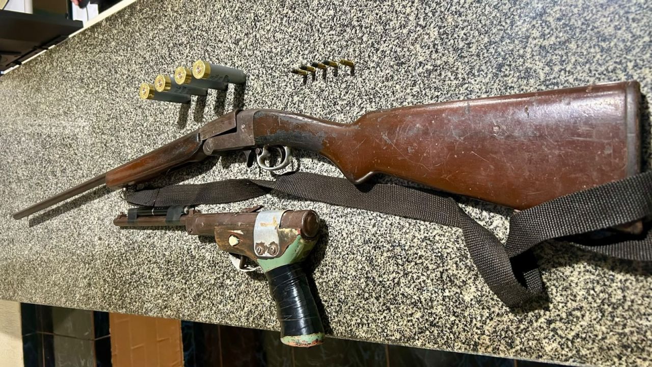 ROTAM apreende duas armas de fogo e munições após denúncia de disparos em Santa Lúcia