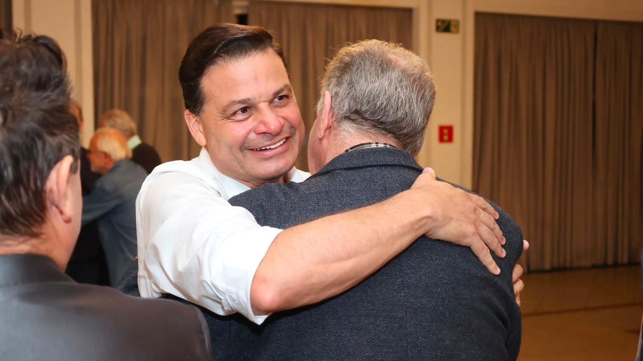 Coligação de Sandro Alex (PSD) já reúne apoio de 75% dos prefeitos do Paraná