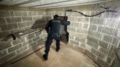 Operação Lastro Oculto encontra passagem subterrânea usada para ocultar mercadorias em Foz do Iguaçu