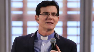Expovel 2026 anuncia Padre Reginaldo Manzotti como primeira atração nacional da 45ª edição
