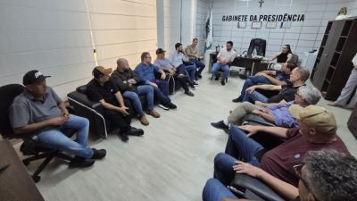 Presidente da Câmara Tiago Almeida recebe moradores da Comunidade São Francisco para discutir demandas da região