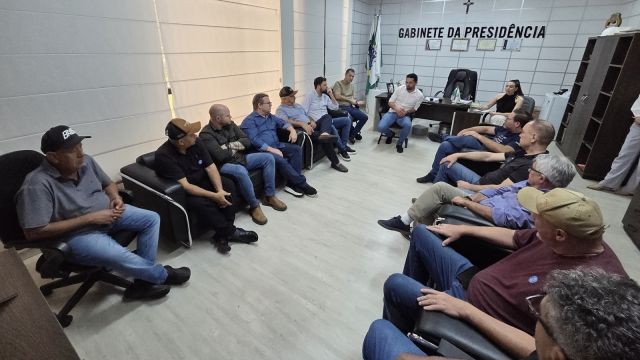 Presidente da Câmara Tiago Almeida recebe moradores da Comunidade São Francisco para discutir demandas da região