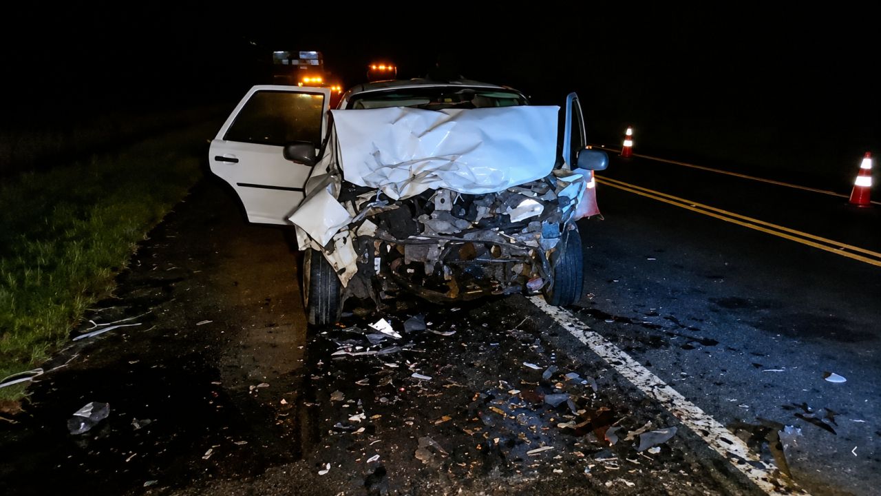 Ultrapassagem em local proibido provoca colisão frontal na BR-277 e deixa dois mortos em Céu Azul