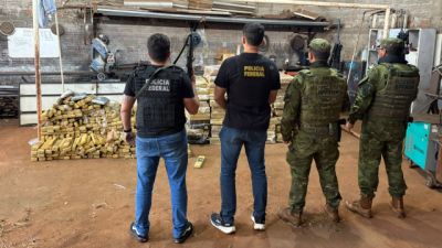 Ação integrada apreende mais de 833 quilos de maconha, arma e prende suspeito em Medianeira