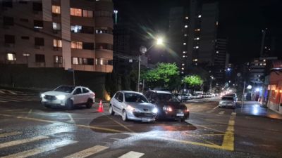 Motorista embriagado é preso após provocar acidente no Centro de Cascavel