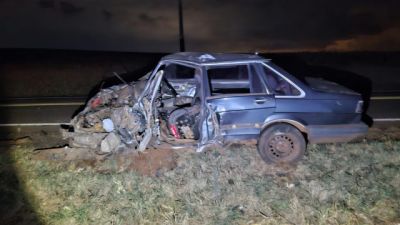 Colisão lateral entre carro e caminhão deixa motorista ferido na PR-495, em Medianeira
