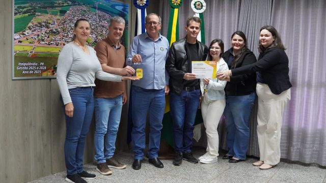 Poder Executivo de Itaipulândia recebe título de Prefeito Inovador 2026 por projeto de robótica